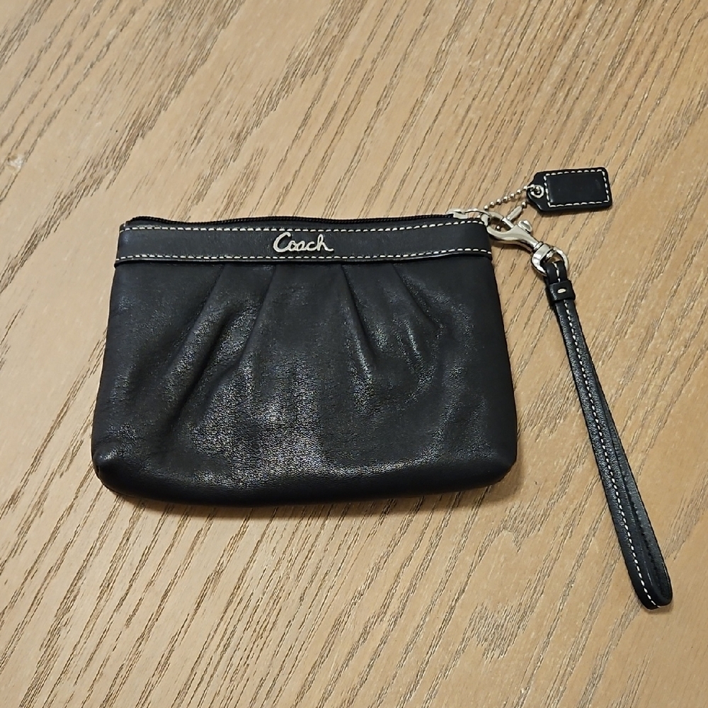 👜Coach Black Wristlet
